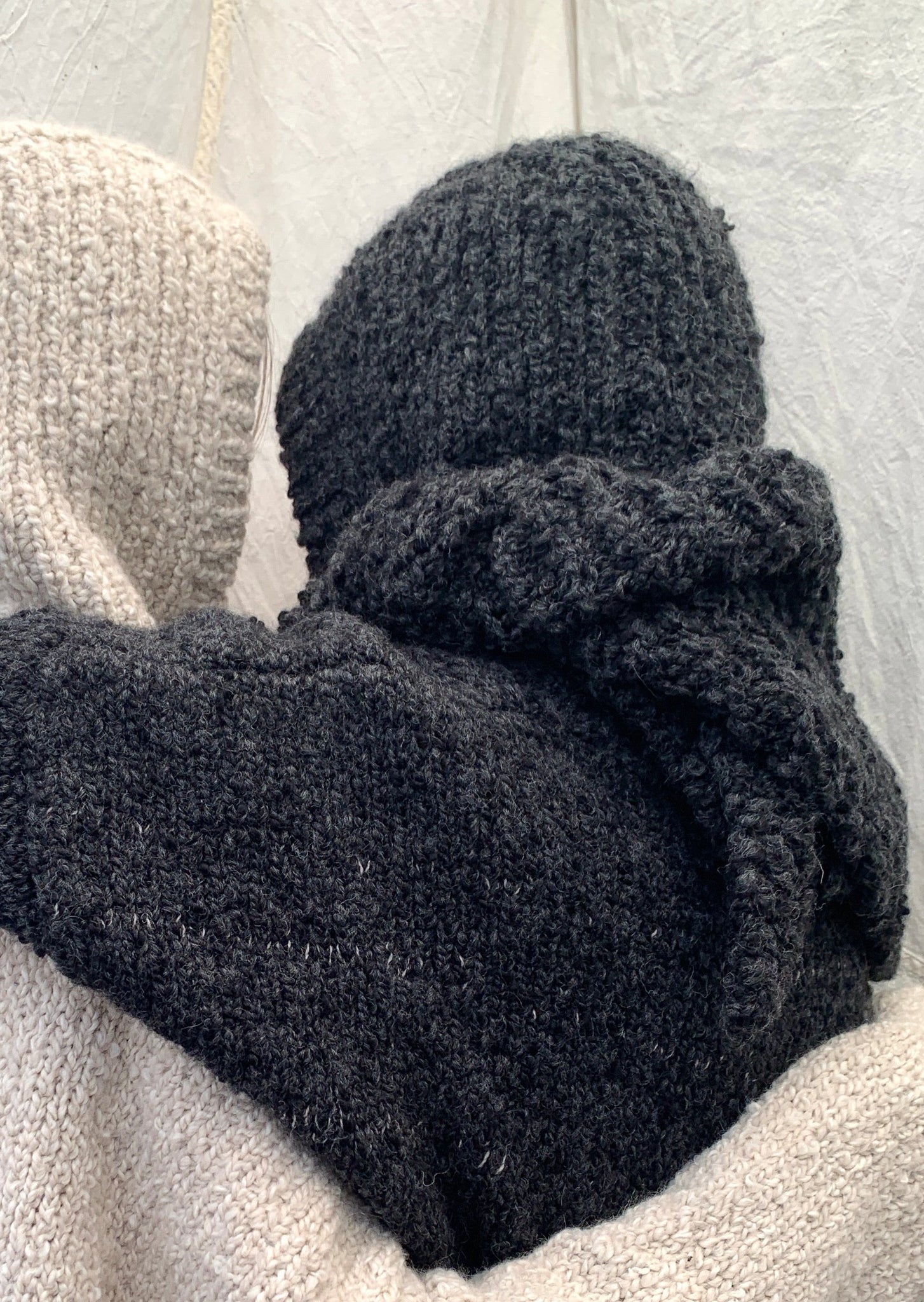 SAFRON Scarf | Knitted Wool Charcoal