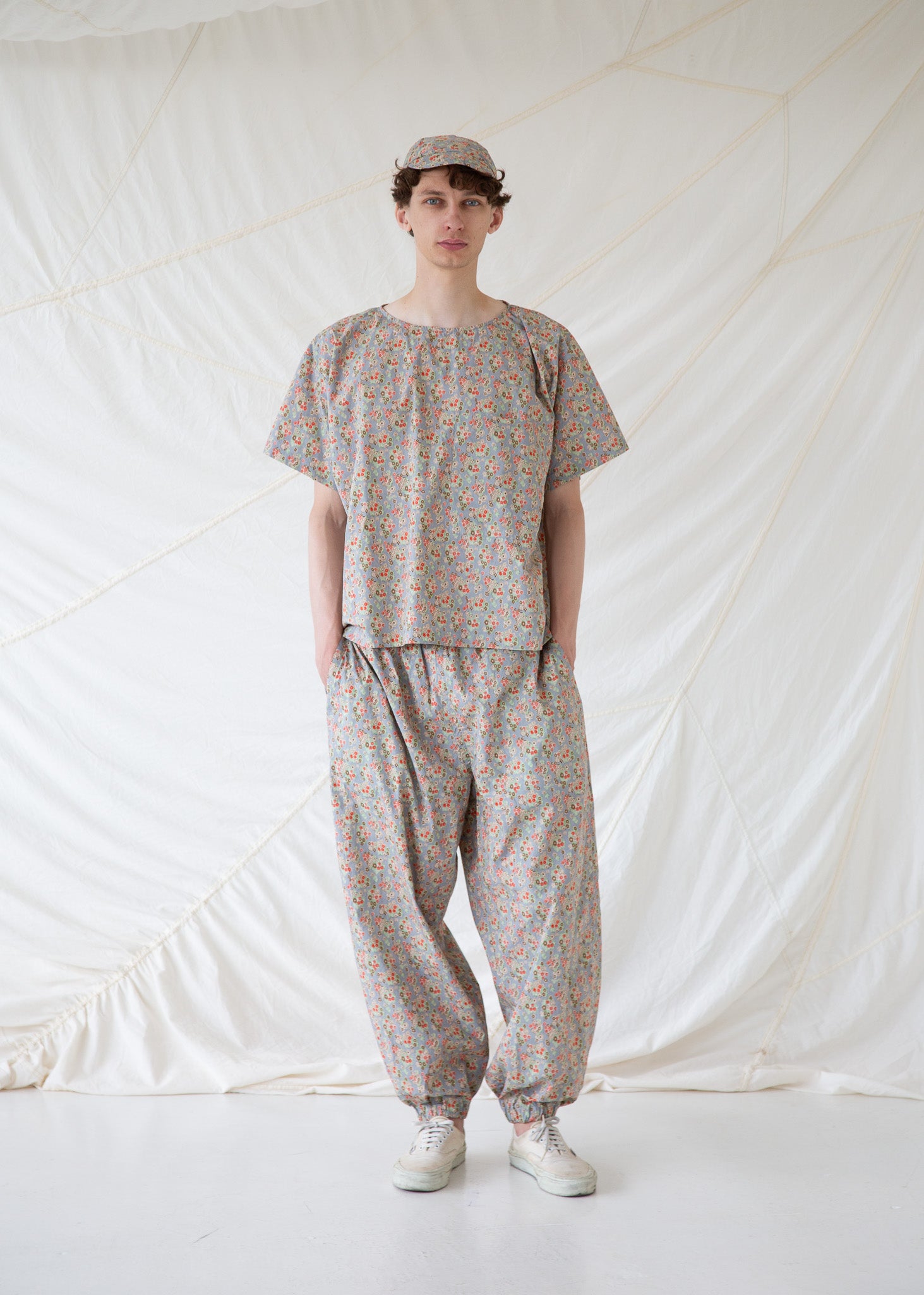 FRIEDRICH Tee | Dusty Blue Floral