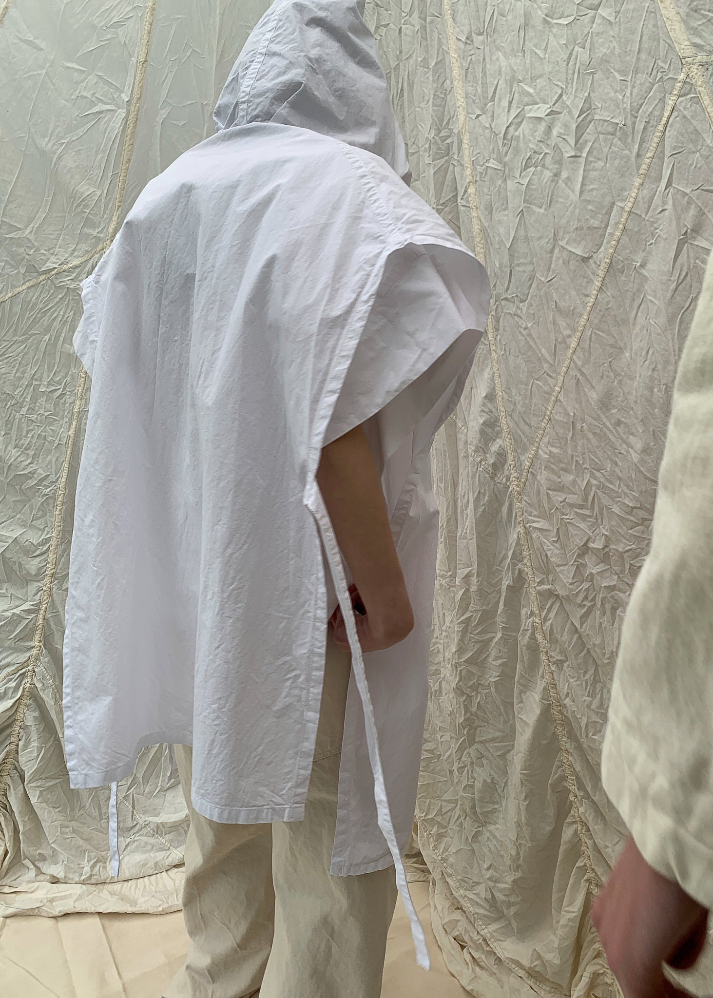 COLE Cape | White