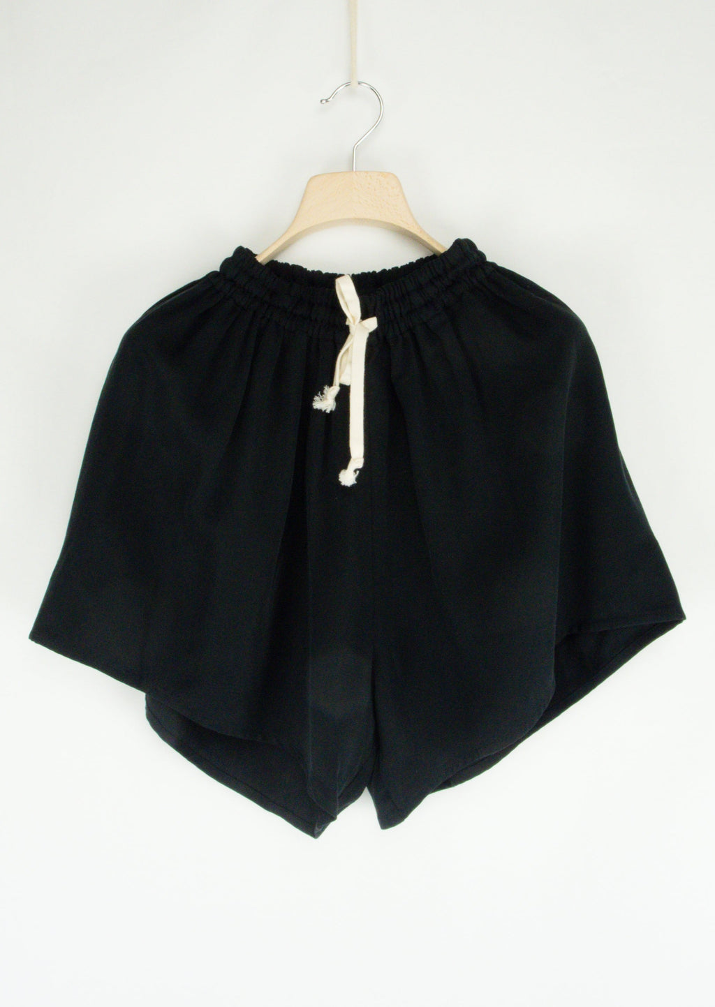 SCHULZ Shorts | Black | last one